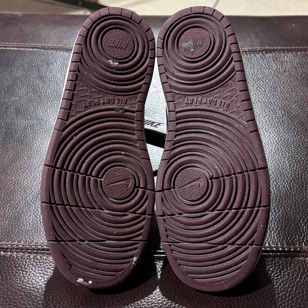 Nike Shoes - Picture 7 of 7